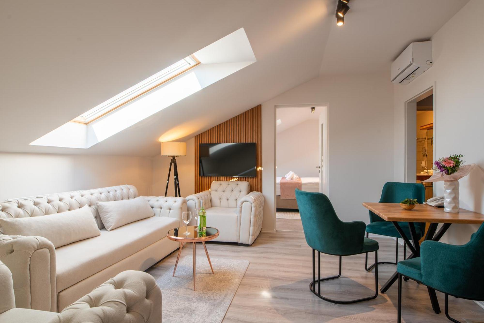 Holdvirag Hotel Sárvár Dış mekan fotoğraf