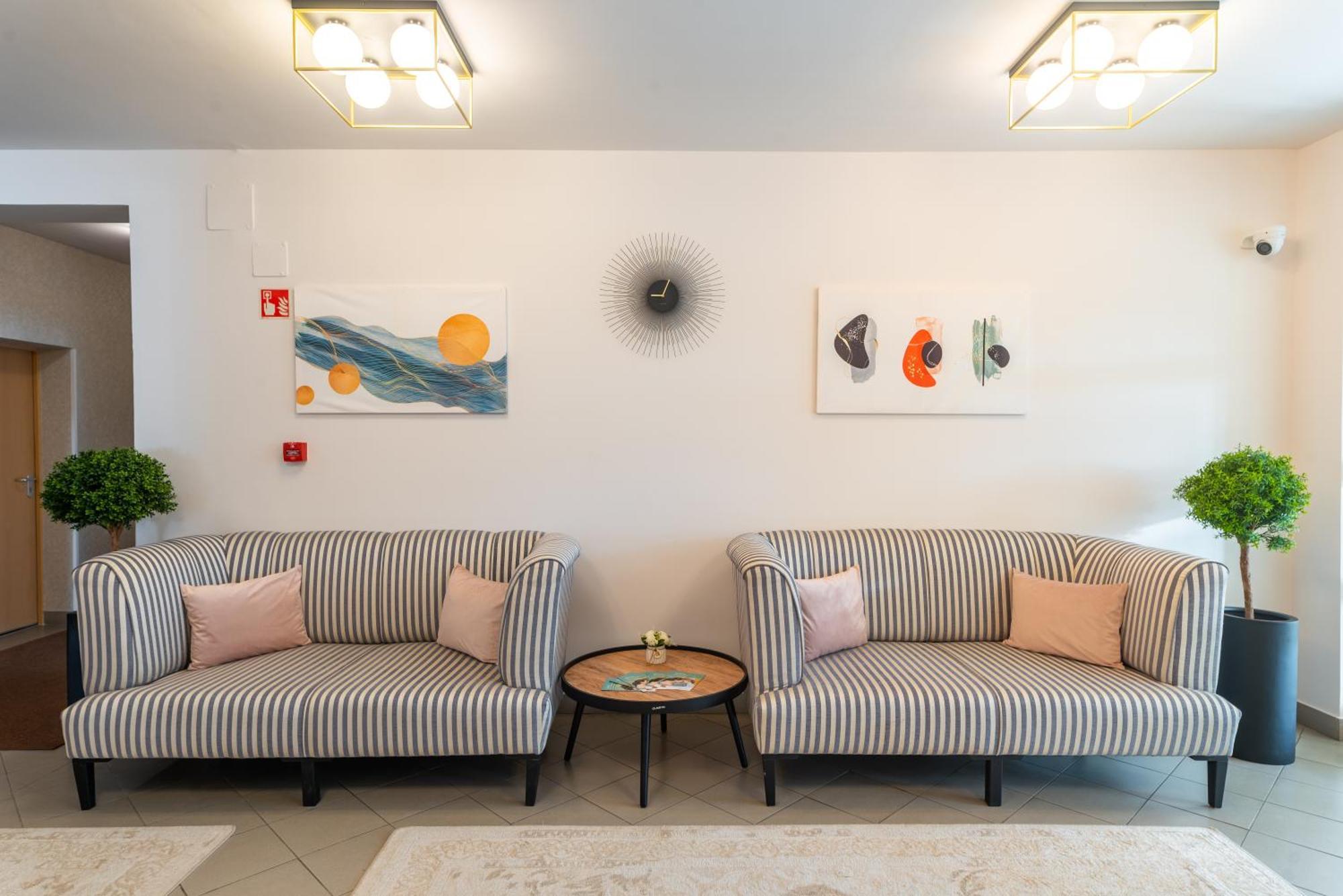 Holdvirag Hotel Sárvár Dış mekan fotoğraf