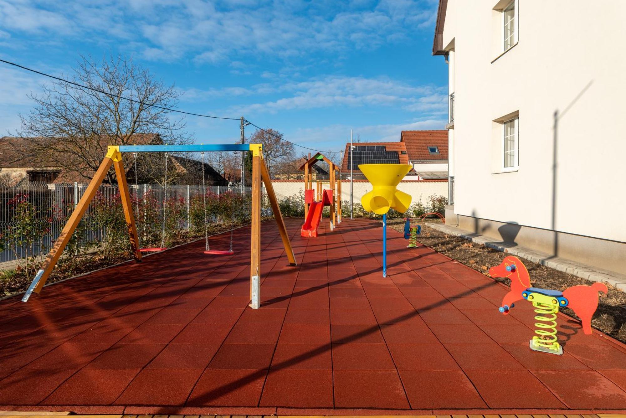 Holdvirag Hotel Sárvár Dış mekan fotoğraf