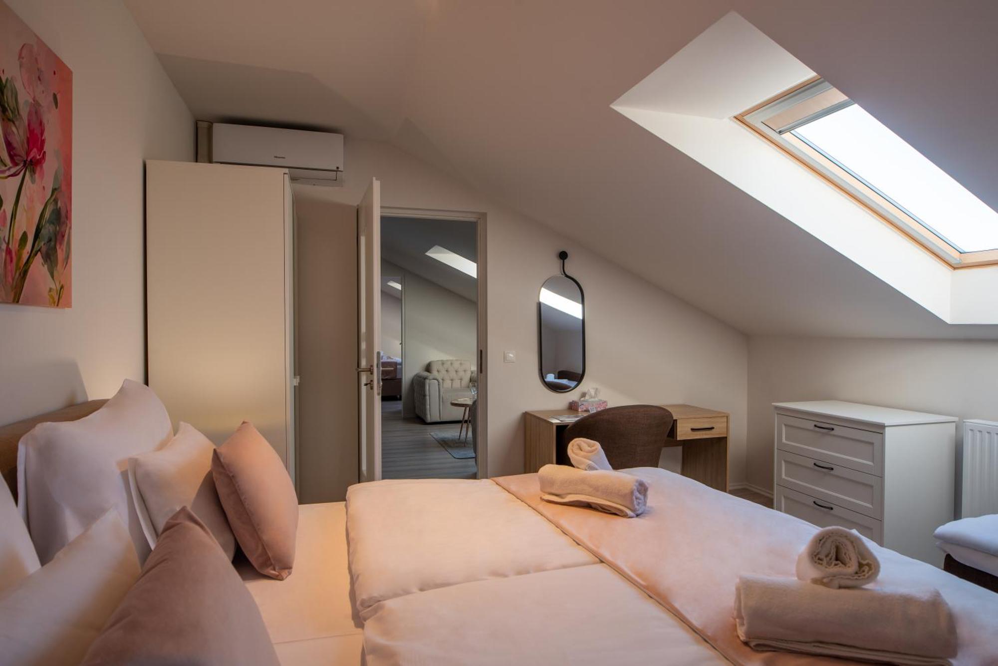Holdvirag Hotel Sárvár Dış mekan fotoğraf