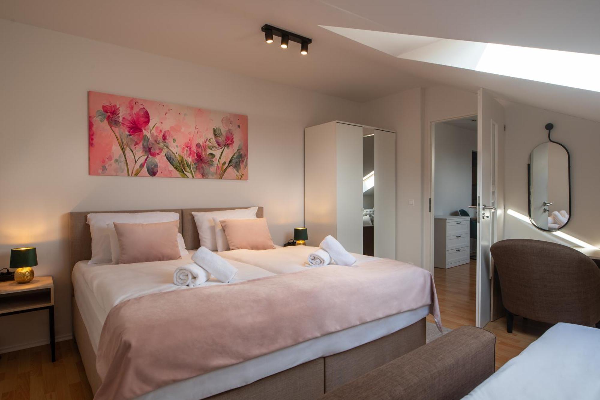Holdvirag Hotel Sárvár Dış mekan fotoğraf
