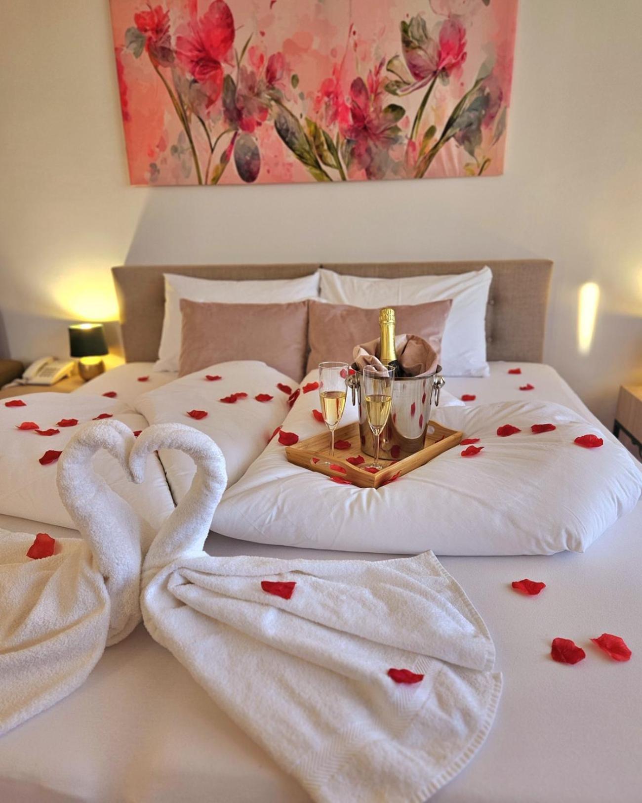 Holdvirag Hotel Sárvár Dış mekan fotoğraf