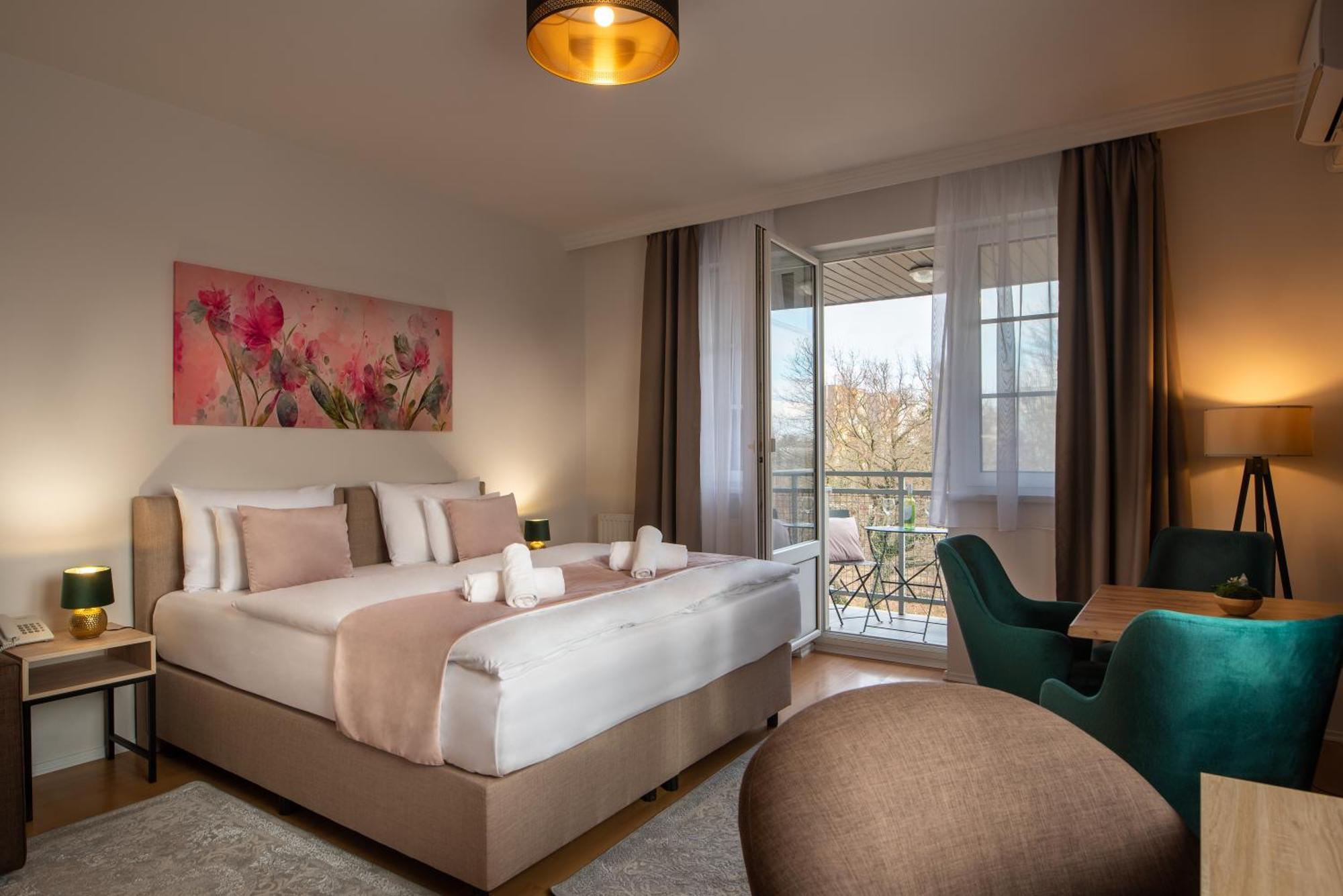Holdvirag Hotel Sárvár Oda fotoğraf