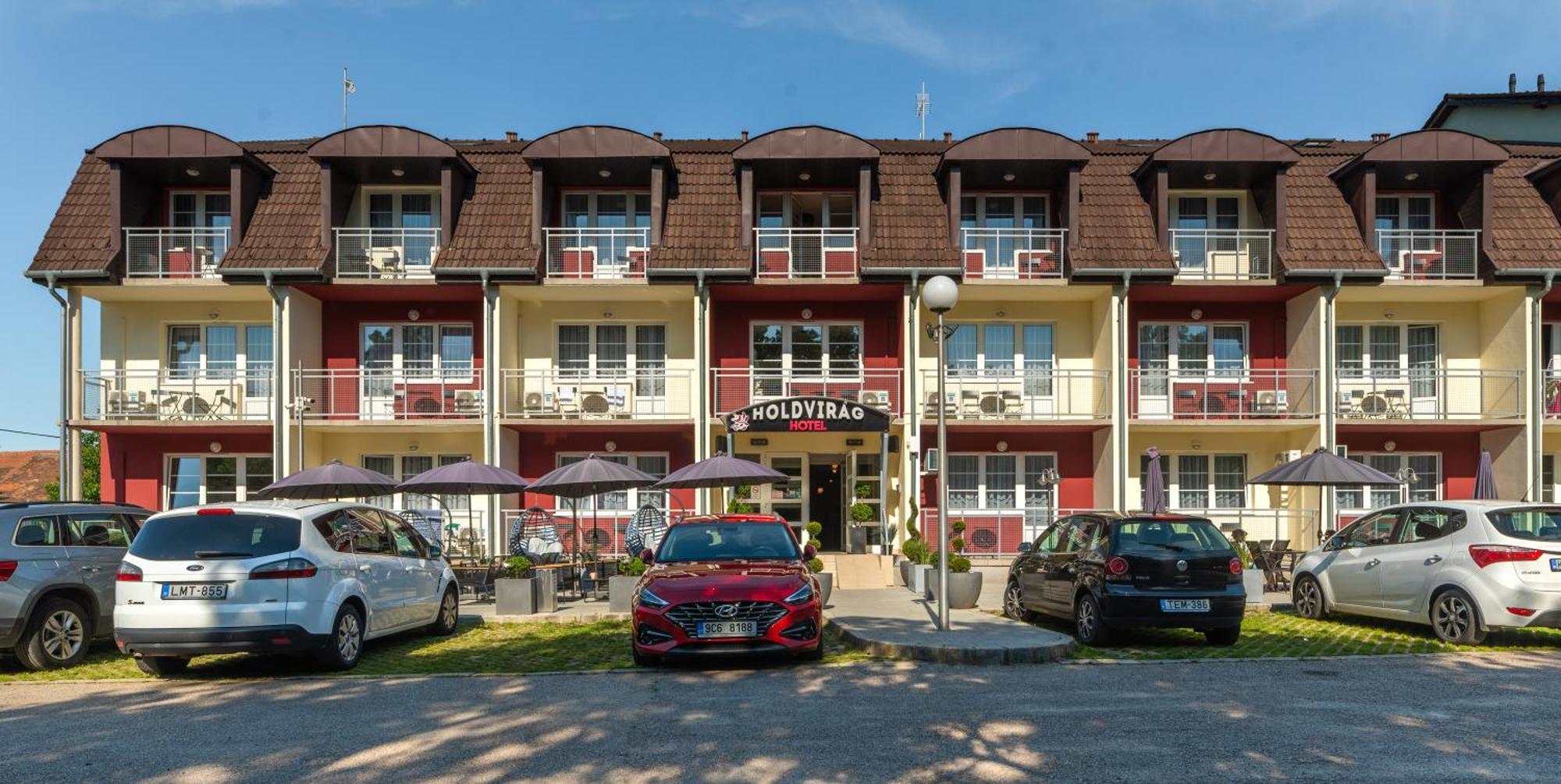 Holdvirag Hotel Sárvár Dış mekan fotoğraf
