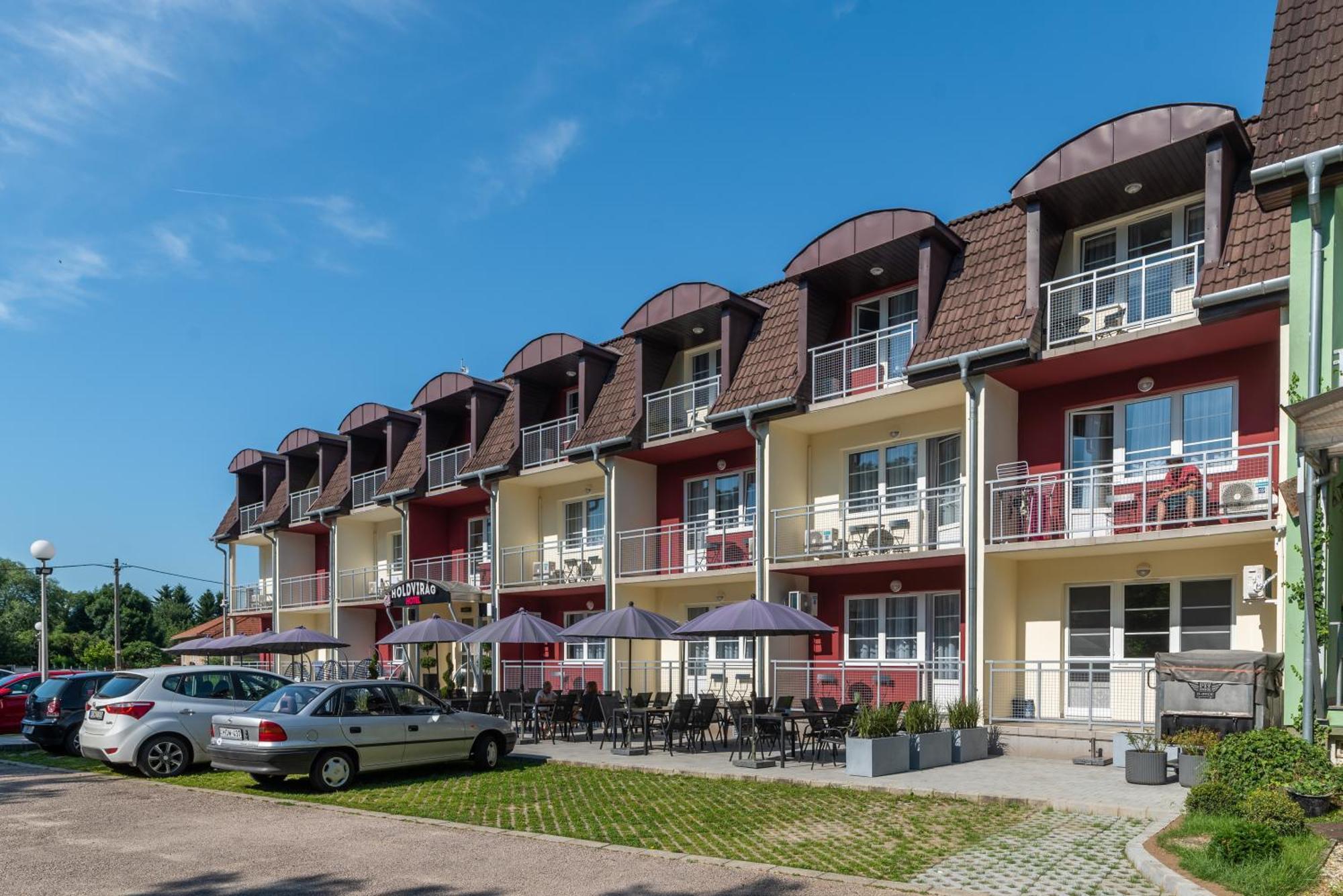 Holdvirag Hotel Sárvár Dış mekan fotoğraf